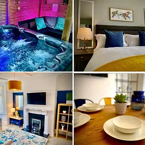Holiday home Clifton Stylish Hot Tub House In, Blackpool